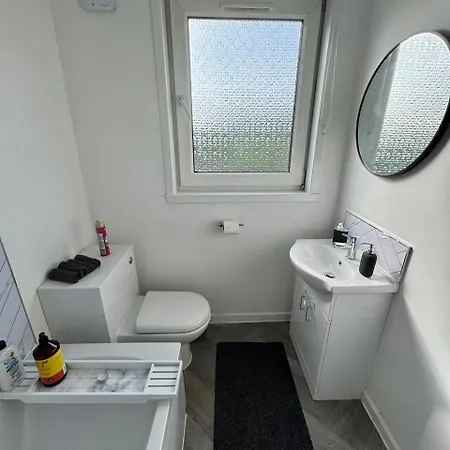 Clydebank Brand New 3Bdr Home, Glasgow Exterior photo