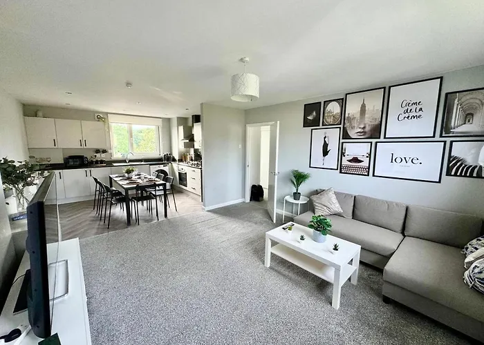 Clydebank Brand New 3Bdr Home, Glasgow